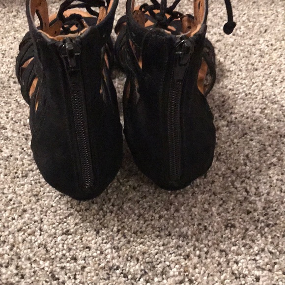 Sandals - Picture 3 of 3